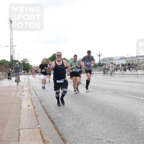 29.06.2025 - hella hamburg halbmarathon Lena Gebhardt http://msf.ph/oto/8412278 29.06.2025 10:51:14 Lombardsbrücke 17079, 029, 7825, 13522, 1129, 1203, 1208, 1404, 1478, 1617, 1997, 2200, 2202, 2308, 2358, 2380, 2484, 2485, 2859, 3229, 3934, 4156, 4652, 4713, 4771, 4808, 4848, 4878, 4920, 5286, 5289, 5357, 5394, 5530, 6091, 6178, 6961, 7012, 7141, 7769, 7770, 7771, 7825, 7871, 7992, 8040, 8200, 8410, 8672, 8779, 8986, 9166, 9167, 9582, 9583, 9763, 10029, 10552, 10614, 10636, 11034, 11052, 11252, 11268, 11575, 11577, 14534 meine-sportfotos.de