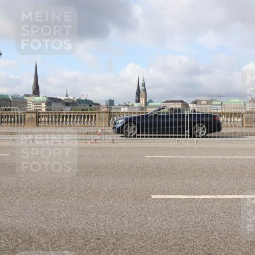 29.06.2025 - hella hamburg halbmarathon Lena Gebhardt http://msf.ph/oto/8412294 29.06.2025 08:55:33 Lombardsbrücke  meine-sportfotos.de