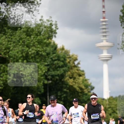 29.06.2025 - hella hamburg halbmarathon Dr. Thomas Lammeyer http://msf.ph/oto/8412309 29.06.2025 10:43:21 Kennedybrücke 1451, 1856, 1883, 2092, 2498, 2524, 2534, 2660, 3216, 3307, 3726, 4028, 4410, 4603, 4964, 5617, 5684, 5735, 6112, 7341, 7350, 7589, 7815, 10315, 10604, 10696, 11059, 11129, 11313 meine-sportfotos.de
