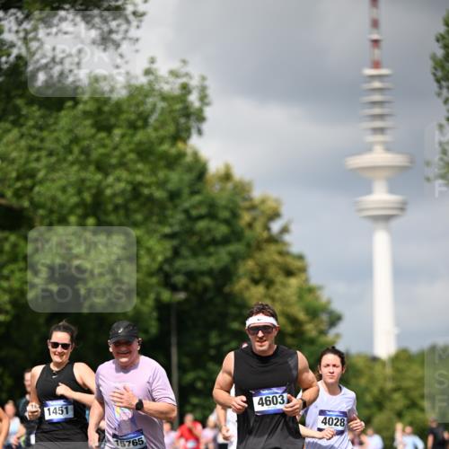 29.06.2025 - hella hamburg halbmarathon Dr. Thomas Lammeyer http://msf.ph/oto/8412345 29.06.2025 10:43:22 Kennedybrücke 1451, 1856, 1883, 2092, 2498, 2524, 2534, 2660, 3216, 3307, 3726, 4028, 4410, 4603, 4964, 5617, 5684, 5735, 6112, 7263, 7341, 7350, 7589, 7815, 8783, 10315, 10604, 10696, 11059, 11129, 11313 meine-sportfotos.de