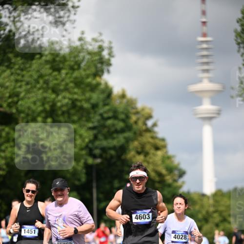 29.06.2025 - hella hamburg halbmarathon Dr. Thomas Lammeyer http://msf.ph/oto/8412349 29.06.2025 10:43:22 Kennedybrücke 1451, 1856, 1883, 2092, 2498, 2524, 2534, 2660, 3216, 3307, 3726, 4028, 4410, 4603, 4964, 5617, 5684, 5735, 6112, 7263, 7341, 7350, 7589, 7815, 8783, 10315, 10604, 10696, 11059, 11129, 11313 meine-sportfotos.de