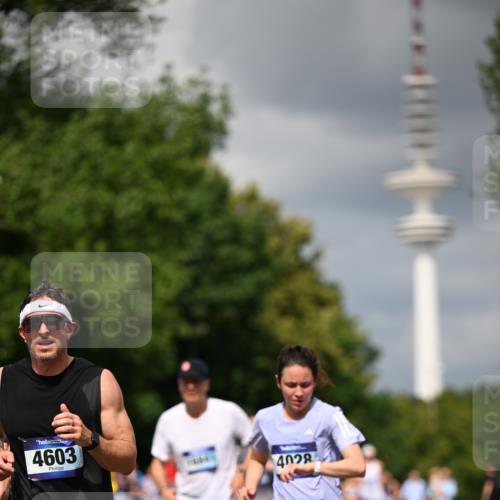 29.06.2025 - hella hamburg halbmarathon Dr. Thomas Lammeyer http://msf.ph/oto/8412411 29.06.2025 10:43:23 Kennedybrücke 1451, 1856, 1883, 2092, 2498, 2524, 2534, 2660, 3216, 3307, 3726, 4028, 4410, 4603, 4964, 5617, 5684, 5735, 6112, 7263, 7341, 7350, 7589, 7684, 7815, 8783, 10315, 10604, 10696, 11059, 11129, 11313, 11382 meine-sportfotos.de