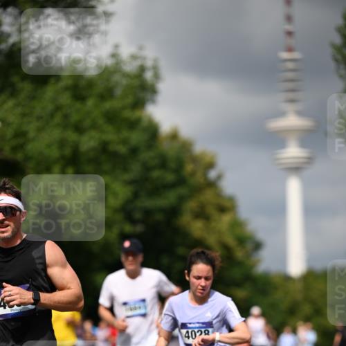 29.06.2025 - hella hamburg halbmarathon Dr. Thomas Lammeyer http://msf.ph/oto/8412414 29.06.2025 10:43:24 Kennedybrücke 1451, 1856, 1883, 2092, 2498, 2524, 2534, 2660, 3307, 3726, 4028, 4410, 4603, 4964, 5617, 5684, 5735, 6112, 7263, 7341, 7350, 7589, 7684, 7815, 8783, 10315, 10604, 10696, 11059, 11129, 11313, 11381, 11382 meine-sportfotos.de