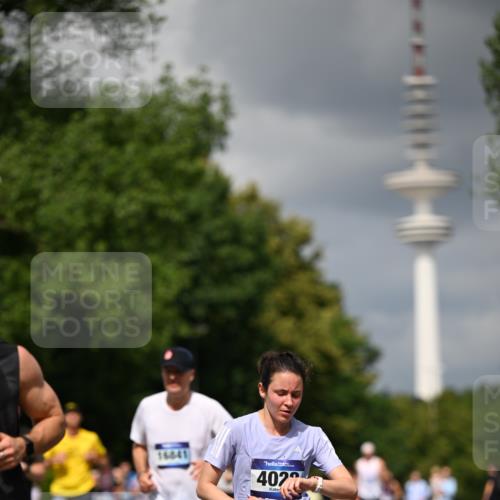 29.06.2025 - hella hamburg halbmarathon Dr. Thomas Lammeyer http://msf.ph/oto/8412425 29.06.2025 10:43:24 Kennedybrücke 1451, 1856, 1883, 2092, 2498, 2524, 2534, 2660, 3307, 3726, 4028, 4410, 4603, 4964, 5617, 5684, 5735, 6112, 7263, 7341, 7350, 7589, 7684, 7815, 8783, 10315, 10604, 10696, 11059, 11129, 11313, 11381, 11382 meine-sportfotos.de