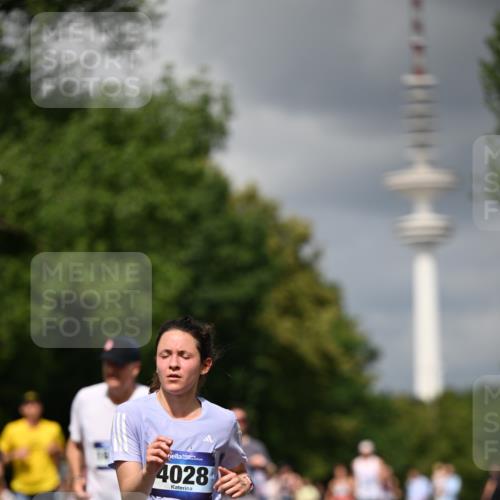 29.06.2025 - hella hamburg halbmarathon Dr. Thomas Lammeyer http://msf.ph/oto/8412446 29.06.2025 10:43:25 Kennedybrücke 1451, 1856, 1883, 2092, 2498, 2524, 2534, 2660, 3307, 3726, 4028, 4410, 4603, 4964, 5617, 5684, 5735, 6112, 6342, 6343, 7263, 7341, 7350, 7589, 7684, 7815, 8783, 10315, 10604, 10696, 11059, 11129, 11313, 11381, 11382 meine-sportfotos.de