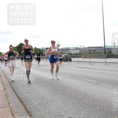 29.06.2025 - hella hamburg halbmarathon Lena Gebhardt http://msf.ph/oto/8412454 29.06.2025 10:25:39 Lombardsbrücke 14086, 11662, 13842, 1093, 1305, 1479, 1481, 1627, 2278, 3343, 3765, 3961, 3963, 4378, 4797, 5028, 5497, 5564, 5814, 6663, 6869, 8881, 8962, 9811, 9927, 10104, 10219, 10845, 10846, 11157, 11596, 11662, 11699, 11828, 12074, 12505, 12838, 13510, 13653, 13842, 14086, 14223, 14936, 15016, 15119, 15283, 16289, 16354, 16381, 16421, 16422, 16927, 17369 meine-sportfotos.de