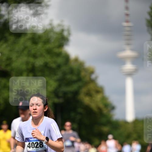 29.06.2025 - hella hamburg halbmarathon Dr. Thomas Lammeyer http://msf.ph/oto/8412457 29.06.2025 10:43:25 Kennedybrücke 1451, 1856, 1883, 2092, 2498, 2524, 2534, 2660, 3307, 3726, 4028, 4410, 4603, 4964, 5617, 5684, 5735, 6112, 6342, 6343, 7263, 7341, 7350, 7589, 7684, 7815, 8783, 10315, 10604, 10696, 11059, 11129, 11313, 11381, 11382 meine-sportfotos.de
