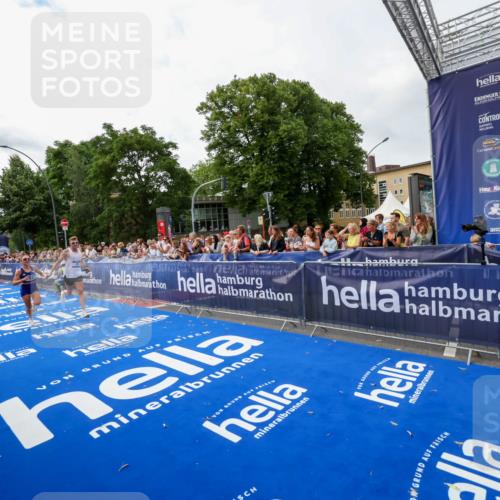 29.06.2025 - hella hamburg halbmarathon Zöllner http://msf.ph/oto/8412557 29.06.2025 10:23:31 Ziel 35, 52, 9385, 17771, 19078 meine-sportfotos.de