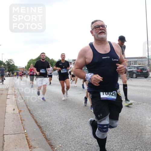 29.06.2025 - hella hamburg halbmarathon Lena Gebhardt http://msf.ph/oto/8412572 29.06.2025 10:51:15 Lombardsbrücke 17079, 16427, 29, 1129, 1203, 1208, 1404, 1478, 1617, 1997, 2200, 2202, 2308, 2358, 2380, 2484, 2485, 2859, 3934, 4156, 4652, 4713, 4771, 4808, 4848, 4878, 4920, 5286, 5289, 5357, 5394, 5530, 6091, 6178, 6945, 6961, 7012, 7141, 7769, 7770, 7771, 7825, 7841, 7871, 7992, 8040, 8200, 8410, 8672, 8779, 8986, 9166, 9167, 9582, 9583, 9763, 10029, 10552, 10614, 10636, 11034, 11052, 11252, 11268, 11575, 11577, 14534 meine-sportfotos.de