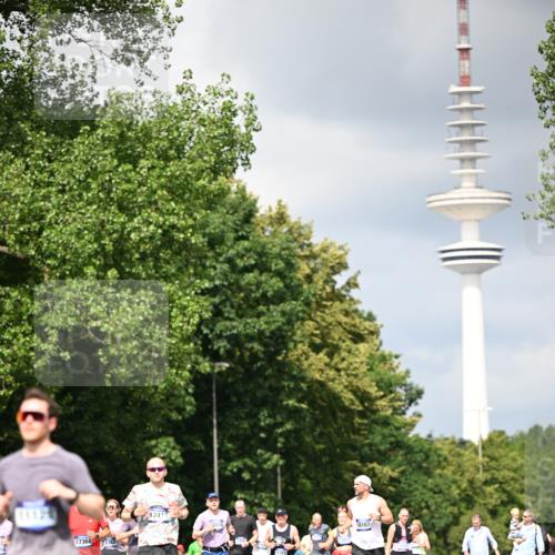 29.06.2025 - hella hamburg halbmarathon Dr. Thomas Lammeyer http://msf.ph/oto/8412577 29.06.2025 10:43:28 Kennedybrücke 1451, 1856, 1883, 2092, 2498, 2524, 2534, 2660, 3307, 3726, 4028, 4410, 4603, 4964, 5617, 5684, 5735, 6112, 6342, 6343, 6611, 7263, 7341, 7350, 7589, 7684, 7815, 8783, 9393, 10315, 10554, 10604, 10696, 11059, 11129, 11313, 11381, 11382 meine-sportfotos.de