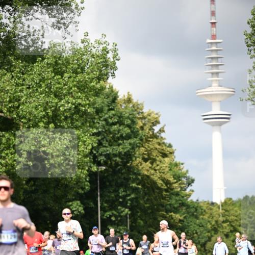 29.06.2025 - hella hamburg halbmarathon Dr. Thomas Lammeyer http://msf.ph/oto/8412582 29.06.2025 10:43:29 Kennedybrücke 1451, 1856, 1883, 2092, 2498, 2524, 2534, 2660, 3307, 3726, 4028, 4410, 4603, 4964, 5617, 5684, 5735, 6112, 6342, 6343, 6611, 7263, 7341, 7350, 7589, 7684, 7815, 8243, 8783, 9393, 10315, 10554, 10604, 10696, 11059, 11129, 11313, 11381, 11382 meine-sportfotos.de