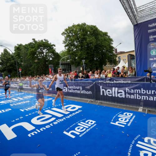 29.06.2025 - hella hamburg halbmarathon Zöllner http://msf.ph/oto/8412587 29.06.2025 10:23:32 Ziel 35, 52, 9385, 16169, 17771 meine-sportfotos.de