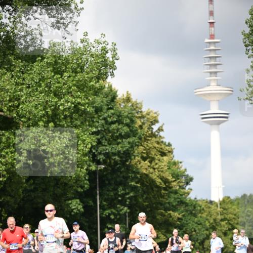 29.06.2025 - hella hamburg halbmarathon Dr. Thomas Lammeyer http://msf.ph/oto/8412638 29.06.2025 10:43:30 Kennedybrücke 1451, 1856, 1883, 2092, 2498, 2524, 2534, 2660, 2893, 3307, 4028, 4410, 4603, 4964, 5617, 5735, 6112, 6342, 6343, 6611, 7263, 7341, 7350, 7589, 7684, 7815, 8243, 8367, 8783, 9393, 10315, 10554, 10604, 10696, 11059, 11129, 11313, 11381, 11382 meine-sportfotos.de