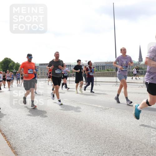 29.06.2025 - hella hamburg halbmarathon Lena Gebhardt http://msf.ph/oto/8412757 29.06.2025 10:41:58 Lombardsbrücke 14872, 1712, 164, 119, 7477, 13772, 432, 6618, 1039, 1314, 1509, 1623, 1648, 1712, 1752, 2145, 2153, 2523, 2974, 3276, 3326, 3459, 3460, 3568, 4329, 4541, 4735, 4736, 4787, 4885, 5419, 5432, 5671, 6136, 6137, 6153, 6320, 6430, 6436, 6450, 6618, 6837, 6846, 6917, 7357, 7477, 7955, 7968, 8004, 8014, 8162, 8163, 8300, 8301, 8443, 8848, 8897, 8908, 9008, 9223, 9370, 9467, 9588, 10027, 10348, 10623, 11011 meine-sportfotos.de