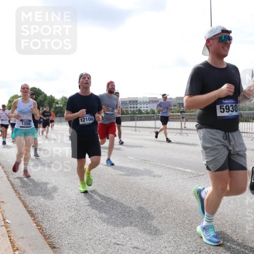 29.06.2025 - hella hamburg halbmarathon Lena Gebhardt http://msf.ph/oto/8412768 29.06.2025 10:17:17 Lombardsbrücke 1356, 12100, 5558, 5930, 929, 50, 1083, 1137, 1204, 1298, 1331, 1348, 1356, 1403, 1477, 1553, 1602, 2225, 2305, 2860, 2908, 3210, 3450, 3464, 3466, 3622, 3802, 3803, 4194, 4852, 5023, 5390, 5929, 5930, 5995, 6126, 6128, 6328, 6520, 6522, 6786, 6948, 7011, 7114, 7115, 7257, 7291, 7345, 7360, 7376, 7410, 7445, 7566, 7647, 7844, 7924, 7928, 7945, 8210, 8253, 8263, 8309, 8351, 8433, 8513, 8558, 8895, 8983, 9152, 9259, 9848 meine-sportfotos.de