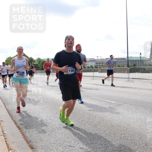 29.06.2025 - hella hamburg halbmarathon Lena Gebhardt http://msf.ph/oto/8412800 29.06.2025 10:17:17 Lombardsbrücke 1356, 6123, 2100, 1083, 1137, 1204, 1298, 1331, 1348, 1356, 1403, 1477, 1553, 1602, 2225, 2305, 2860, 2908, 3210, 3450, 3464, 3466, 3622, 3802, 3803, 4194, 4852, 5023, 5390, 5929, 5930, 5995, 6126, 6128, 6328, 6520, 6522, 6786, 6948, 7011, 7114, 7115, 7257, 7291, 7345, 7360, 7376, 7410, 7445, 7566, 7647, 7844, 7924, 7928, 7945, 8210, 8253, 8263, 8309, 8351, 8433, 8513, 8558, 8895, 8983, 9152, 9259, 9848 meine-sportfotos.de