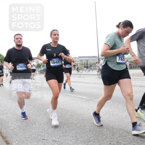 29.06.2025 - hella hamburg halbmarathon Lena Gebhardt http://msf.ph/oto/8412833 29.06.2025 10:51:16 Lombardsbrücke 1404, 1203, 17079, 3, 16427, 11971, 7825, 1352, 210, 1129, 1203, 1208, 1404, 1478, 1617, 1997, 2202, 2308, 2358, 2380, 2484, 2485, 2736, 2778, 2859, 3934, 4156, 4652, 4713, 4771, 4808, 4848, 4878, 4920, 5286, 5289, 5357, 5394, 5530, 6091, 6178, 6945, 6954, 6961, 7012, 7141, 7769, 7770, 7771, 7825, 7841, 7871, 7992, 8040, 8200, 8410, 8672, 8779, 8986, 9166, 9167, 9582, 9583, 9763, 10029, 10496, 10552, 10614, 10636, 11034, 11052, 11252, 11268, 11575, 11577, 14534 meine-sportfotos.de