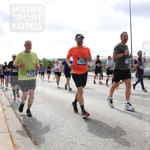 29.06.2025 - hella hamburg halbmarathon Lena Gebhardt http://msf.ph/oto/8412941 29.06.2025 10:41:59 Lombardsbrücke 16, 48, 11943, 6137, 7477, 14872, 1165, 1377, 684, 1039, 1314, 1509, 1623, 1648, 1712, 1752, 2145, 2153, 2523, 2974, 3276, 3326, 3459, 3460, 3568, 4329, 4541, 4735, 4736, 4787, 4885, 5419, 5432, 5671, 6136, 6137, 6153, 6320, 6430, 6436, 6450, 6618, 6837, 6846, 6917, 7357, 7477, 7955, 7968, 8004, 8014, 8162, 8163, 8300, 8301, 8443, 8848, 8897, 8908, 9008, 9223, 9370, 9467, 9588, 10027, 10623, 11011 meine-sportfotos.de