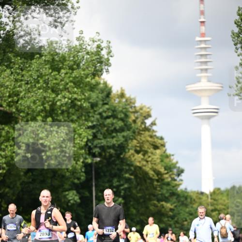 29.06.2025 - hella hamburg halbmarathon Dr. Thomas Lammeyer http://msf.ph/oto/8412960 29.06.2025 10:43:42 Kennedybrücke 1232, 2092, 2498, 2893, 3353, 4855, 6112, 6321, 6342, 6343, 6611, 7053, 7125, 7263, 7501, 7684, 7815, 8243, 8367, 8457, 8783, 9393, 9708, 10001, 10315, 10516, 10554, 10604, 10696, 10888, 11129, 11313, 11381, 11382 meine-sportfotos.de