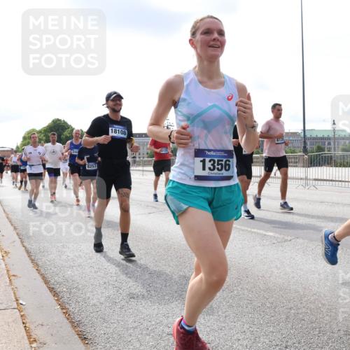 29.06.2025 - hella hamburg halbmarathon Lena Gebhardt http://msf.ph/oto/8412978 29.06.2025 10:17:18 Lombardsbrücke 346, 8253, 18108, 128, 1356, 6126, 85, 1083, 1137, 1204, 1298, 1331, 1348, 1356, 1477, 1553, 1602, 2225, 2259, 2305, 2860, 2908, 3210, 3450, 3464, 3466, 3622, 3802, 3803, 4194, 4852, 5023, 5390, 5929, 5930, 5995, 6126, 6128, 6328, 6520, 6522, 6786, 6948, 7011, 7114, 7115, 7257, 7291, 7345, 7360, 7376, 7410, 7445, 7566, 7647, 7844, 7924, 7928, 7945, 8210, 8253, 8263, 8309, 8351, 8433, 8513, 8558, 8895, 8983, 9152, 9259, 9848 meine-sportfotos.de