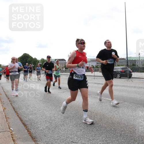 29.06.2025 - hella hamburg halbmarathon Lena Gebhardt http://msf.ph/oto/8412979 29.06.2025 10:25:48 Lombardsbrücke 13653, 564, 1093, 5028, 16927, 1093, 1305, 1479, 1481, 2278, 3343, 3765, 4378, 4797, 5028, 5497, 6663, 6869, 8276, 8881, 9811, 10104, 10219, 10845, 10846, 11139, 11157, 11596, 11662, 11699, 11828, 11859, 12074, 12505, 12838, 12945, 12946, 13653, 13842, 14179, 14223, 14356, 14936, 15016, 15119, 15283, 16289, 16354, 16381, 16422, 16927, 17369, 19144 meine-sportfotos.de