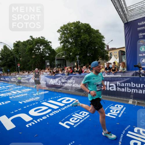 29.06.2025 - hella hamburg halbmarathon Zöllner http://msf.ph/oto/8413035 29.06.2025 10:23:55 Ziel 6699, 7963, 9447, 10780, 11194, 12360 meine-sportfotos.de