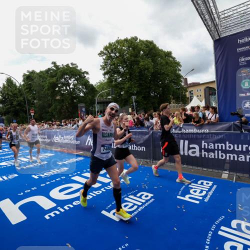 29.06.2025 - hella hamburg halbmarathon Zöllner http://msf.ph/oto/8413036 29.06.2025 10:47:20 Ziel 2623, 2864, 5024, 6134, 6168, 6203, 6716, 7480, 10208, 10211, 11518, 13672, 13782, 14722, 15611, 16286, 17718, 17915, 18856 meine-sportfotos.de
