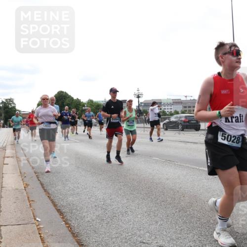 29.06.2025 - hella hamburg halbmarathon Lena Gebhardt http://msf.ph/oto/8413041 29.06.2025 10:25:49 Lombardsbrücke 13653, 5564, 1093, 5028, 1093, 1305, 1479, 1481, 2278, 3343, 3765, 4378, 4797, 5028, 5497, 6663, 6869, 8276, 8881, 9811, 10104, 10219, 10845, 10846, 11139, 11157, 11596, 11662, 11699, 11828, 11859, 12074, 12505, 12838, 12945, 12946, 13653, 13842, 14179, 14223, 14356, 14936, 15016, 15119, 15283, 16289, 16354, 16381, 16927, 17369, 19144 meine-sportfotos.de