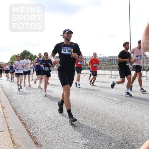 29.06.2025 - hella hamburg halbmarathon Lena Gebhardt http://msf.ph/oto/8413076 29.06.2025 10:17:19 Lombardsbrücke 8253, 18108, 6128, 10592, 6126, 1083, 1137, 1204, 1298, 1331, 1348, 1356, 1477, 1553, 1602, 2225, 2259, 2305, 2860, 2908, 3210, 3464, 3466, 3622, 3802, 3803, 4194, 4218, 4852, 5023, 5390, 5929, 5930, 5995, 6126, 6128, 6336, 6352, 6520, 6522, 6786, 7011, 7114, 7115, 7257, 7291, 7345, 7360, 7376, 7410, 7445, 7566, 7647, 7844, 7924, 7928, 7945, 8210, 8253, 8263, 8309, 8351, 8433, 8513, 8558, 8895, 8983, 9152, 9259, 9848 meine-sportfotos.de