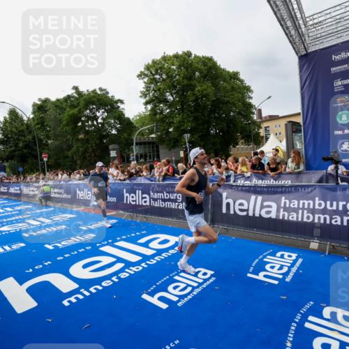 29.06.2025 - hella hamburg halbmarathon Zöllner http://msf.ph/oto/8413094 29.06.2025 10:24:00 Ziel 7963, 11194, 12360, 13440, 14753 meine-sportfotos.de