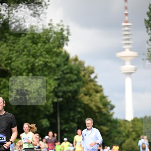 29.06.2025 - hella hamburg halbmarathon Dr. Thomas Lammeyer http://msf.ph/oto/8413133 29.06.2025 10:43:47 Kennedybrücke 1232, 2498, 2893, 3353, 3727, 4659, 4855, 6321, 6342, 6343, 6611, 7053, 7125, 7263, 7501, 7684, 8243, 8367, 8457, 8783, 9393, 9455, 9708, 10001, 10315, 10516, 10554, 10888, 10901, 11313, 11381, 11382 meine-sportfotos.de