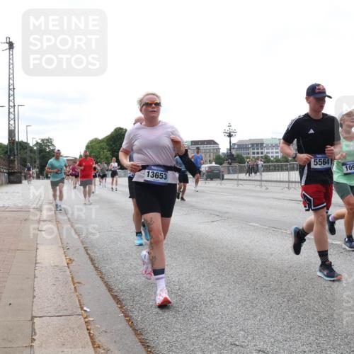 29.06.2025 - hella hamburg halbmarathon Lena Gebhardt http://msf.ph/oto/8413141 29.06.2025 10:25:50 Lombardsbrücke 13653, 5564, 10937, 1093, 1305, 1479, 1481, 2278, 3343, 3765, 4378, 4797, 5028, 5497, 6663, 6869, 8276, 8881, 9811, 10104, 10219, 10845, 10846, 11139, 11157, 11596, 11662, 11699, 11828, 11859, 12074, 12505, 12838, 12945, 12946, 13653, 13842, 14063, 14179, 14223, 14356, 14936, 15119, 15283, 16289, 16354, 16381, 16927, 17369, 19144 meine-sportfotos.de