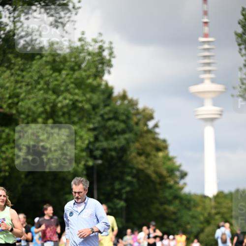 29.06.2025 - hella hamburg halbmarathon Dr. Thomas Lammeyer http://msf.ph/oto/8413233 29.06.2025 10:43:50 Kennedybrücke 1232, 2498, 2893, 3353, 3727, 4523, 4659, 4855, 6321, 6342, 6343, 6611, 6698, 7053, 7125, 7263, 7501, 7684, 8243, 8367, 8457, 8783, 9393, 9455, 9708, 10001, 10315, 10516, 10554, 10714, 10888, 10901, 11381, 11382 meine-sportfotos.de