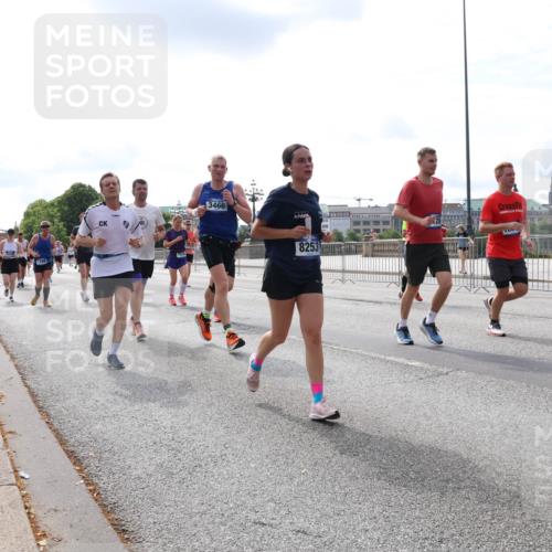 29.06.2025 - hella hamburg halbmarathon Lena Gebhardt http://msf.ph/oto/8413245 29.06.2025 10:17:20 Lombardsbrücke 1243, 3466, 8253, 1083, 1137, 1204, 1298, 1331, 1348, 1356, 1477, 1553, 2225, 2259, 2305, 2860, 2908, 3210, 3464, 3466, 3622, 3802, 3803, 4194, 4218, 4852, 5023, 5390, 5929, 5930, 5995, 6126, 6128, 6254, 6336, 6352, 6520, 6522, 6786, 7011, 7114, 7115, 7257, 7291, 7345, 7360, 7376, 7410, 7445, 7566, 7647, 7844, 7924, 7928, 7945, 8210, 8253, 8263, 8309, 8351, 8433, 8513, 8558, 8895, 8983, 9152, 9259, 9848 meine-sportfotos.de