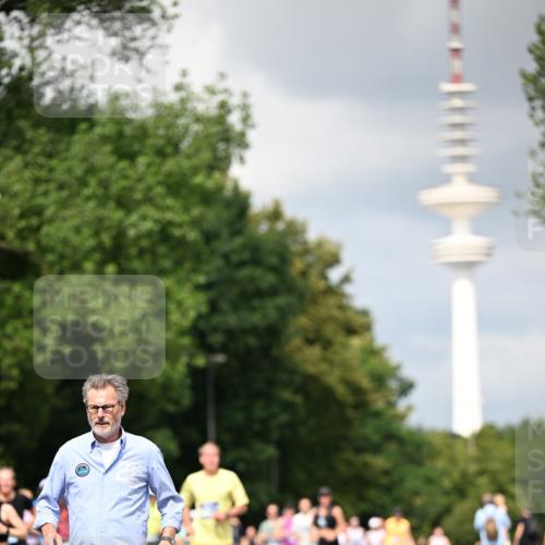 29.06.2025 - hella hamburg halbmarathon Dr. Thomas Lammeyer http://msf.ph/oto/8413262 29.06.2025 10:43:51 Kennedybrücke 1232, 2893, 3046, 3353, 3727, 4523, 4659, 4855, 6321, 6342, 6343, 6611, 6698, 6739, 7053, 7125, 7263, 7501, 7684, 8243, 8367, 8457, 8783, 9393, 9455, 9708, 10001, 10516, 10554, 10714, 10888, 10901, 11381, 11382 meine-sportfotos.de