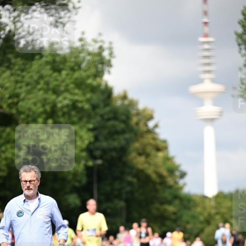 29.06.2025 - hella hamburg halbmarathon Dr. Thomas Lammeyer http://msf.ph/oto/8413282 29.06.2025 10:43:52 Kennedybrücke 1232, 1760, 2893, 3046, 3353, 3727, 4523, 4659, 4855, 6321, 6342, 6343, 6611, 6698, 6739, 7053, 7125, 7263, 7501, 7684, 8243, 8367, 8457, 8783, 9393, 9455, 9708, 10001, 10516, 10554, 10714, 10888, 10901, 11381, 11382 meine-sportfotos.de