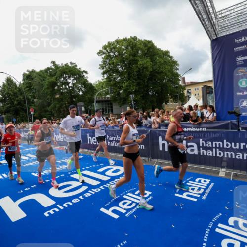 29.06.2025 - hella hamburg halbmarathon Zöllner http://msf.ph/oto/8413294 29.06.2025 10:47:33 Ziel 51, 1012, 1070, 1592, 1696, 2284, 2839, 2869, 2953, 3304, 5532, 5650, 5889, 8023, 8234, 8693, 8852, 8927, 9305, 11021, 12870, 13223, 13303, 15350, 15479, 15923, 16819, 17846, 17905, 18758, 18974 meine-sportfotos.de