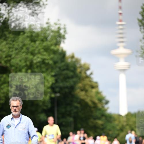 29.06.2025 - hella hamburg halbmarathon Dr. Thomas Lammeyer http://msf.ph/oto/8413295 29.06.2025 10:43:52 Kennedybrücke 1232, 1760, 2893, 3046, 3353, 3727, 4523, 4659, 4855, 6321, 6342, 6343, 6611, 6698, 6739, 7053, 7125, 7263, 7501, 7684, 8243, 8367, 8457, 8783, 9393, 9455, 9708, 10001, 10516, 10554, 10714, 10888, 10901, 11381, 11382 meine-sportfotos.de