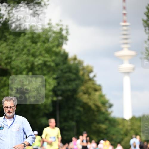 29.06.2025 - hella hamburg halbmarathon Dr. Thomas Lammeyer http://msf.ph/oto/8413307 29.06.2025 10:43:52 Kennedybrücke 1232, 1760, 2893, 3046, 3353, 3727, 4523, 4659, 4855, 6321, 6342, 6343, 6611, 6698, 6739, 7053, 7125, 7263, 7501, 7684, 8243, 8367, 8457, 8783, 9393, 9455, 9708, 10001, 10516, 10554, 10714, 10888, 10901, 11381, 11382 meine-sportfotos.de