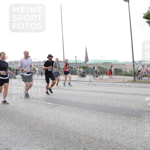 29.06.2025 - hella hamburg halbmarathon Lena Gebhardt http://msf.ph/oto/8413315 29.06.2025 10:51:19 Lombardsbrücke 1404, 7012, 14152, 1129, 1203, 1208, 1404, 1478, 1617, 1997, 2202, 2308, 2358, 2380, 2484, 2485, 2736, 2778, 2859, 3934, 4156, 4652, 4713, 4748, 4808, 4848, 4878, 4920, 5286, 5289, 5291, 5357, 5394, 5530, 5716, 5717, 6091, 6885, 6945, 6954, 6961, 7012, 7141, 7769, 7770, 7771, 7825, 7841, 7871, 7992, 8040, 8125, 8410, 8672, 8779, 8986, 9166, 9167, 9340, 9582, 9583, 9763, 10029, 10496, 10552, 10614, 10636, 11034, 11052, 11252, 11268, 11575, 11577, 14534 meine-sportfotos.de