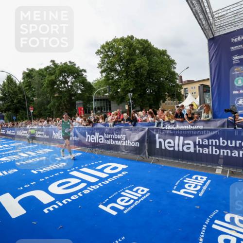 29.06.2025 - hella hamburg halbmarathon Zöllner http://msf.ph/oto/8413316 29.06.2025 10:24:12 Ziel 7331, 9269, 10234, 17614, 18569, 19041 meine-sportfotos.de