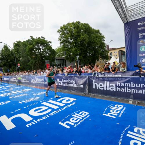 29.06.2025 - hella hamburg halbmarathon Zöllner http://msf.ph/oto/8413334 29.06.2025 10:24:12 Ziel 7331, 9269, 10234, 17614, 18569, 19041 meine-sportfotos.de