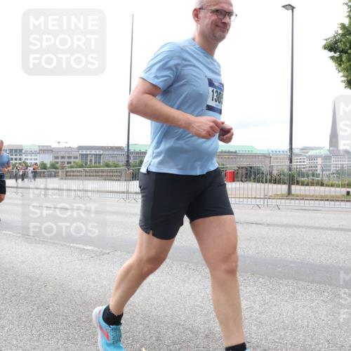 29.06.2025 - hella hamburg halbmarathon Lena Gebhardt http://msf.ph/oto/8413340 29.06.2025 10:25:52 Lombardsbrücke 16289, 130, 1093, 1305, 1479, 1481, 2278, 3343, 3765, 4378, 4797, 5028, 5497, 6663, 8276, 8674, 8881, 9811, 10104, 10219, 10845, 10846, 11139, 11157, 11596, 11662, 11699, 11828, 11859, 12074, 12505, 12838, 12945, 12946, 13653, 13842, 14063, 14179, 14223, 14356, 14726, 14936, 15283, 16289, 16354, 16381, 16927, 17369, 19144 meine-sportfotos.de