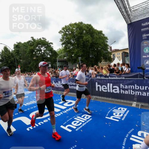 29.06.2025 - hella hamburg halbmarathon Zöllner http://msf.ph/oto/8413359 29.06.2025 10:47:36 Ziel 1070, 1320, 1592, 1696, 2284, 2953, 3304, 5532, 5889, 6009, 8023, 8234, 8852, 8927, 10969, 11021, 12870, 13223, 13303, 14618, 14619, 15451, 15479, 17846, 17905, 18104, 18970, 19181 meine-sportfotos.de