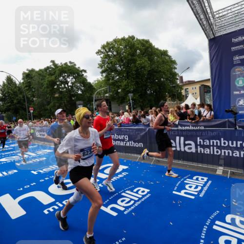 29.06.2025 - hella hamburg halbmarathon Zöllner http://msf.ph/oto/8413398 29.06.2025 10:47:39 Ziel 1070, 1320, 1696, 2284, 5889, 6009, 7962, 8023, 8234, 8927, 10969, 12870, 13223, 13303, 14618, 14619, 15451, 15479, 18104, 18970, 19181 meine-sportfotos.de
