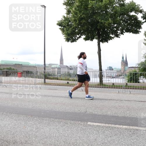29.06.2025 - hella hamburg halbmarathon Lena Gebhardt http://msf.ph/oto/8413432 29.06.2025 10:25:53 Lombardsbrücke 1093, 1305, 1479, 1481, 3343, 3765, 4378, 4797, 5028, 5497, 6663, 8276, 8674, 8881, 9811, 10104, 10219, 10845, 10846, 11139, 11157, 11596, 11662, 11699, 11828, 11859, 12074, 12505, 12838, 12945, 12946, 13653, 13842, 14063, 14179, 14223, 14356, 14726, 14936, 15283, 16289, 16354, 16381, 16927, 17369, 19144 meine-sportfotos.de
