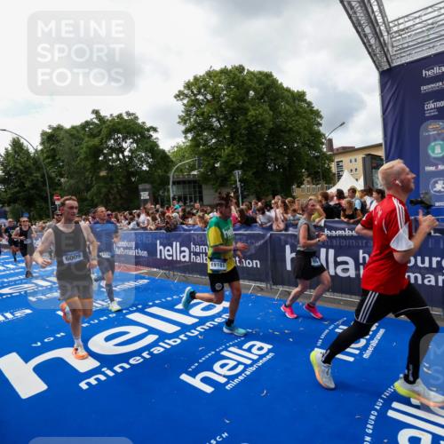 29.06.2025 - hella hamburg halbmarathon Zöllner http://msf.ph/oto/8413472 29.06.2025 10:47:42 Ziel 1320, 1696, 2284, 2708, 5889, 6009, 7962, 8927, 10969, 10988, 11283, 13948, 14618, 14619, 15451, 15478, 16205, 18104, 18970, 19181 meine-sportfotos.de