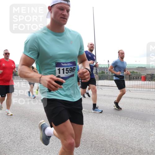 29.06.2025 - hella hamburg halbmarathon Lena Gebhardt http://msf.ph/oto/8413476 29.06.2025 10:25:54 Lombardsbrücke 11596, 638, 1093, 1305, 1479, 1481, 3343, 3765, 4378, 4797, 5028, 5497, 6663, 8276, 8674, 8881, 9811, 10104, 10219, 10845, 10846, 11139, 11157, 11596, 11662, 11699, 11828, 11859, 12074, 12505, 12838, 12945, 12946, 13653, 13842, 14063, 14179, 14223, 14356, 14726, 14936, 15283, 16289, 16354, 16381, 16927, 17369, 19144 meine-sportfotos.de