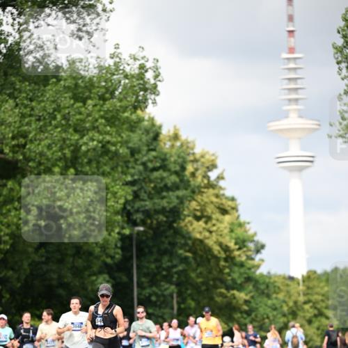 29.06.2025 - hella hamburg halbmarathon Dr. Thomas Lammeyer http://msf.ph/oto/8413489 29.06.2025 10:43:59 Kennedybrücke 1232, 1760, 2313, 2893, 2976, 3046, 3353, 3727, 4523, 4659, 4855, 6321, 6427, 6698, 6739, 7045, 7053, 7125, 7501, 8243, 8367, 8457, 9455, 9698, 9708, 9777, 10001, 10441, 10512, 10516, 10714, 10888, 10901, 11175 meine-sportfotos.de