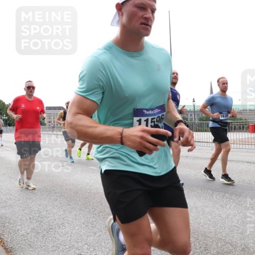 29.06.2025 - hella hamburg halbmarathon Lena Gebhardt http://msf.ph/oto/8413546 29.06.2025 10:25:54 Lombardsbrücke 141, 3765, 11596, 16381, 1093, 1305, 1479, 1481, 3343, 3765, 4378, 4797, 5028, 5497, 6663, 8276, 8674, 8881, 9811, 10104, 10219, 10845, 10846, 11139, 11157, 11596, 11662, 11699, 11828, 11859, 12074, 12505, 12838, 12945, 12946, 13653, 13842, 14063, 14179, 14223, 14356, 14726, 14936, 15283, 16289, 16354, 16381, 16927, 17369, 19144 meine-sportfotos.de
